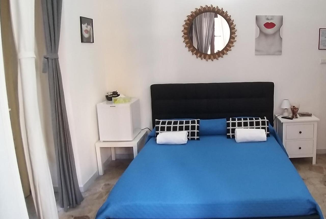 Exclusive House Center Apartment Катания Екстериор снимка